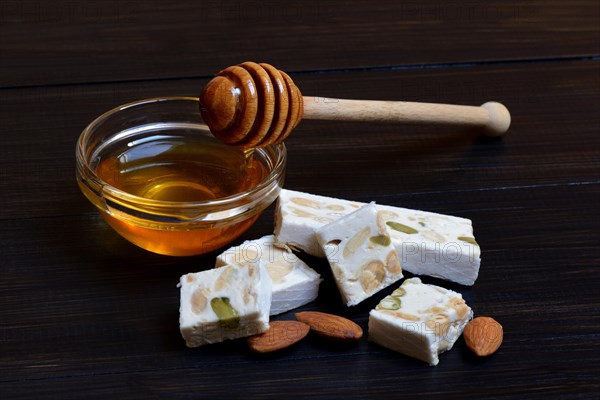 Nougat with almonds and honey