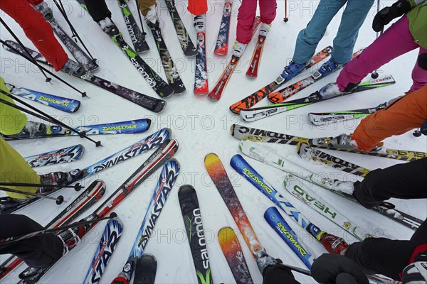 Skiers' ski tips form a circle