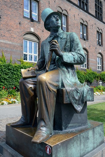 Bronze statue of Hans Christian Andersen in front of the town hall ...