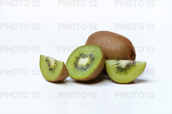 Sliced kiwi fruit