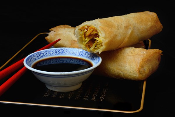 Spring rolls with soy sauce