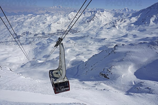 Gondola goes to the top of Cime de Caron