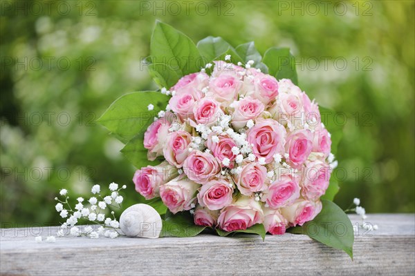 Bouquet on wooden board