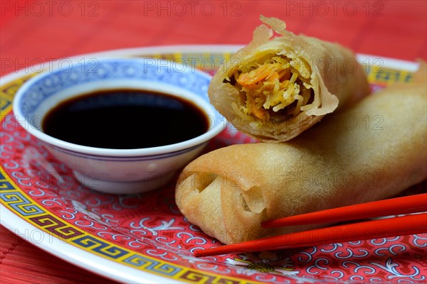 Spring rolls with soy sauce