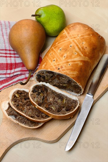 Engadine pear bread