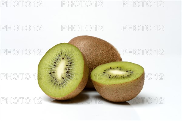 Sliced kiwi fruit