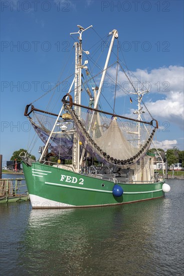 Crab cutter in the harbour