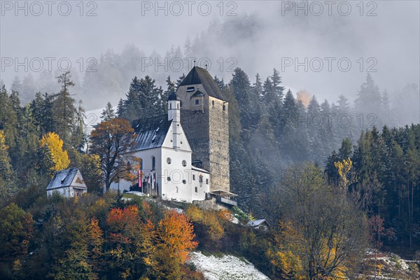 Freundsberg Castle in autumn