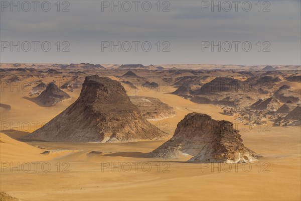 Sanddunes around the Unesco sight Ounianga lakes