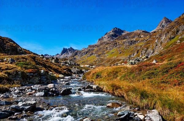 Hiking trail to the Klostertaler Umwelthuette at the Klostertaler Bach