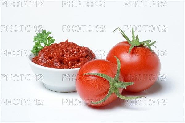 Tomato paste in bowl
