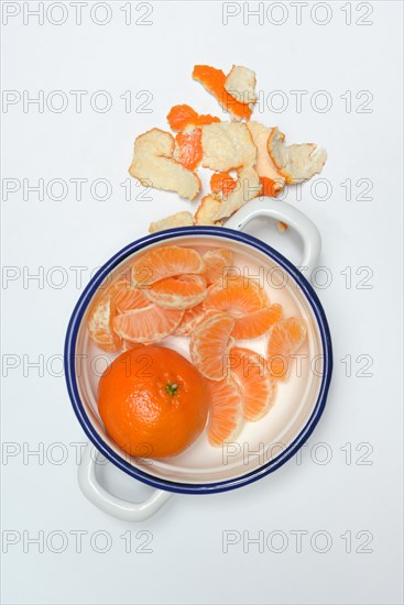 Clementine and pieces in a bowl