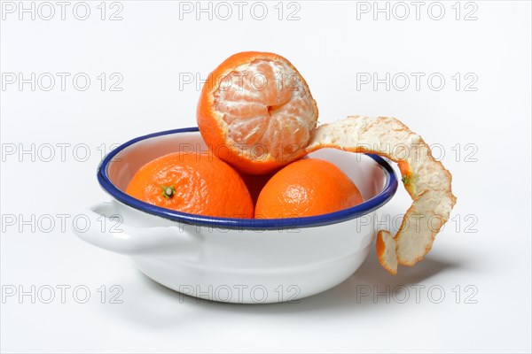 Clementines in a bowl