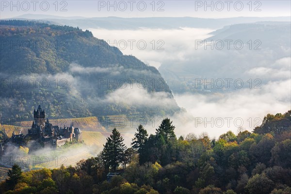 View of the Reichsburg Cochem in autumn