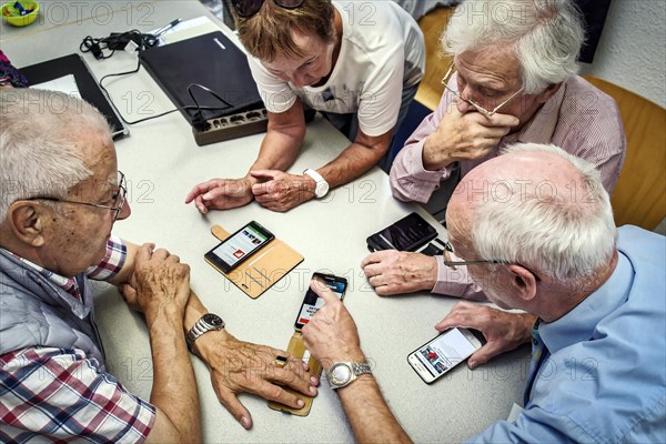 Seniors self-help dealing with computer