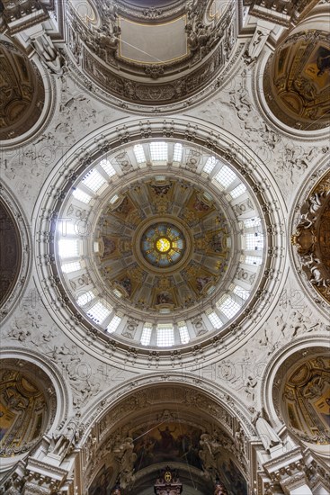 Dome with cupola windows