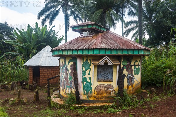 Colourful little houses in Foumban