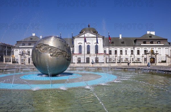 Hodzovo namestie fountain