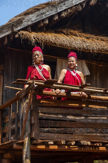 Old Kayan women