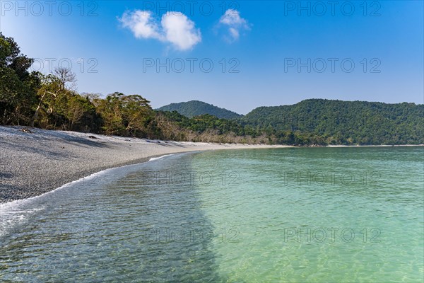 Clear water and a beautiful beach on Smart island