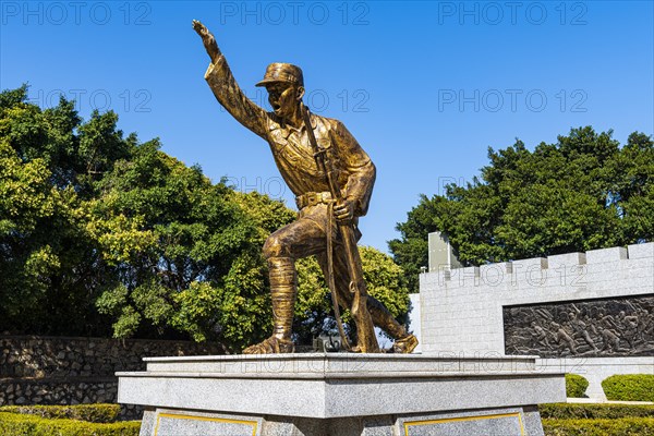 Golden statue at the Guningtou Battle Museum