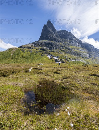 Peaks of Innerdalstarnet