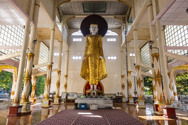 Standing buddha