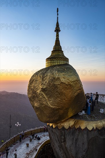 Kyaiktiyo Pagoda