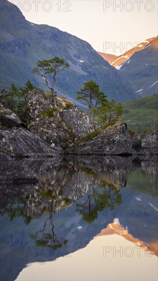 Evening atmosphere at the lake Innerdalsvatna