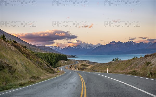 Road with view of Mount Cook