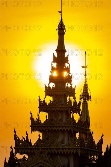 Shwedagon pagoda at sunset