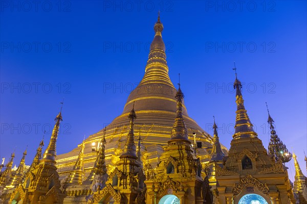 Shwedagon pagoda at sunset