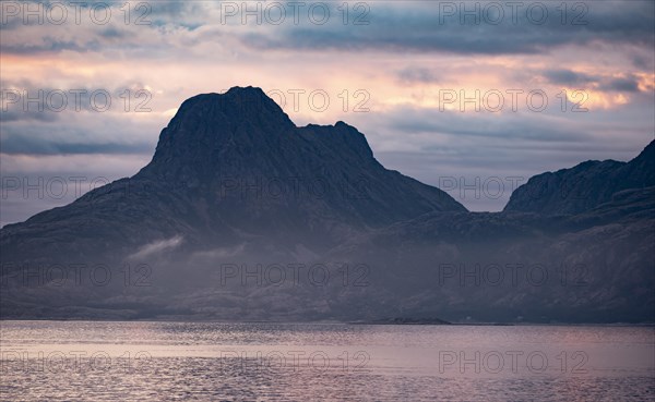 Evening mood over the ocean