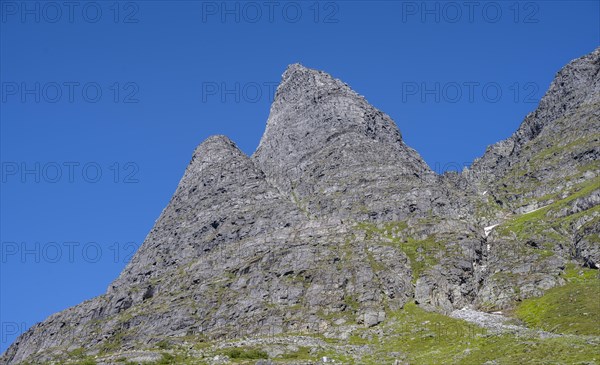 Peaks of Innerdalstarnet