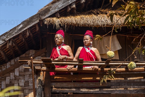 Old Kayan women