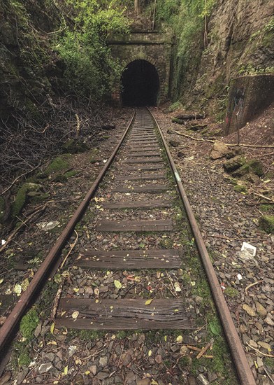 Rail bed with tunnel portal
