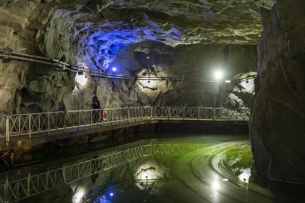 Zhaishan Tunnel