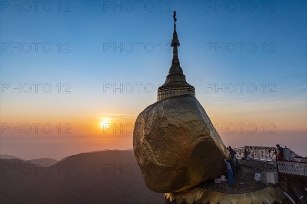 Kyaiktiyo Pagoda