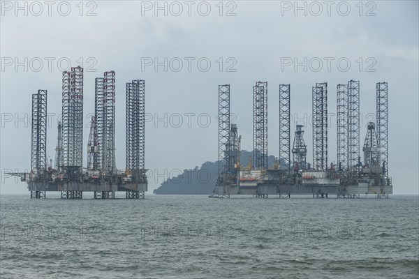 Oil plattform of the coast of Limbe