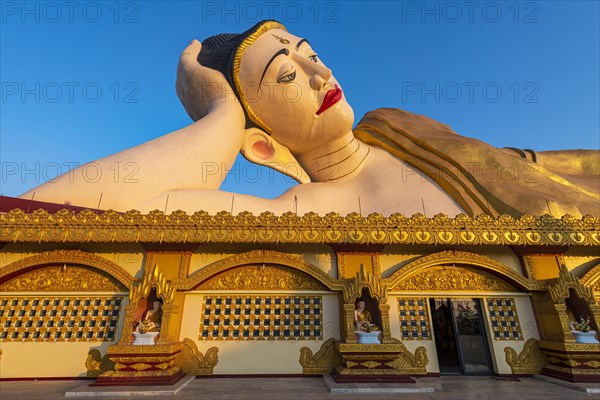 Large reclining buddha ko Yin Lay