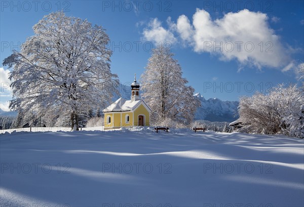 Maria Rast Chapel on the Humpback Meadows with Wetterstein Mountains