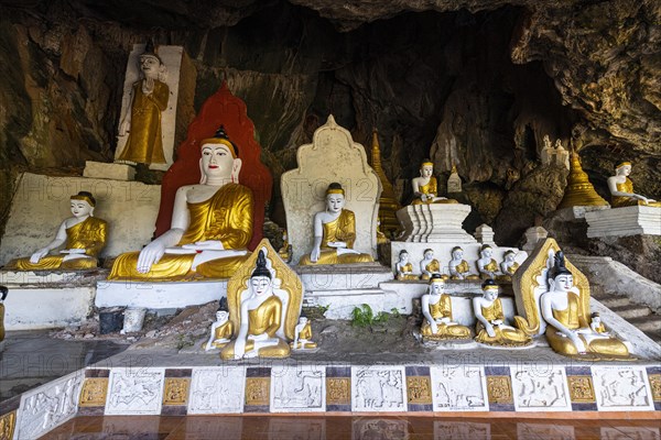 Cave filled with buddhas