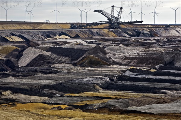 Lignite opencast mine with stacker