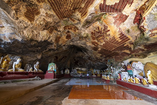 Cave filled with buddhas