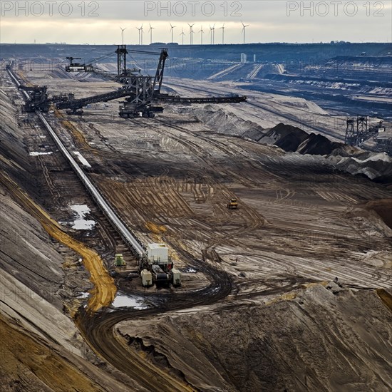 Lignite opencast mine with stacker