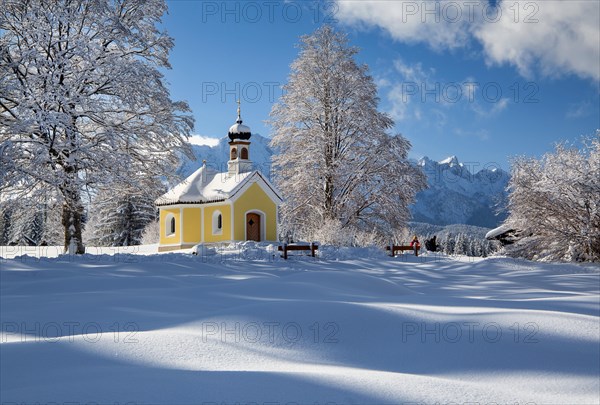 Maria Rast Chapel on the Humpback Meadows with Wetterstein Mountains