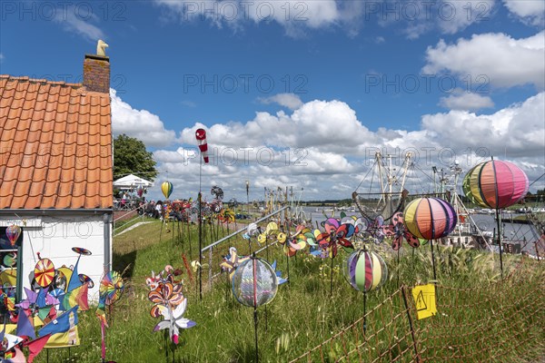 Wind chimes at the high water dam