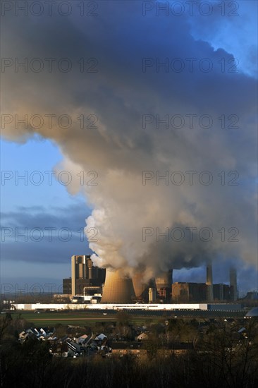 Housing estate in front of the RWE Weisweiler power plant