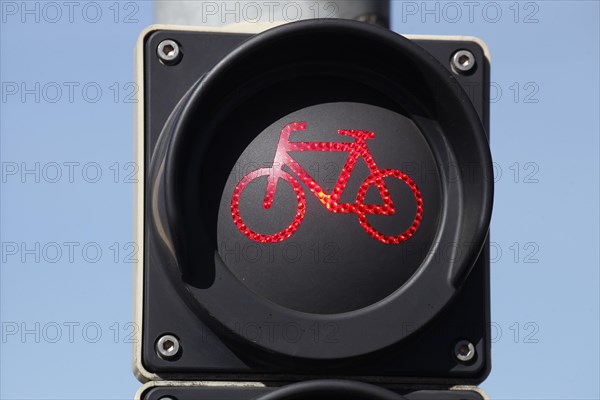 Traffic lights for bicycles switched to red
