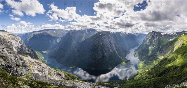 View from the top of Breiskrednosi